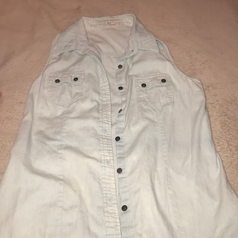 Sleeveless button down shirt